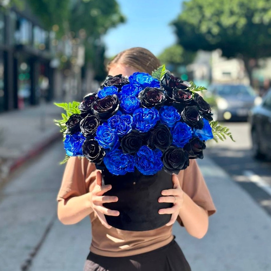 Luxury roses bouquet gift delivery Santa Monica Los Angeles