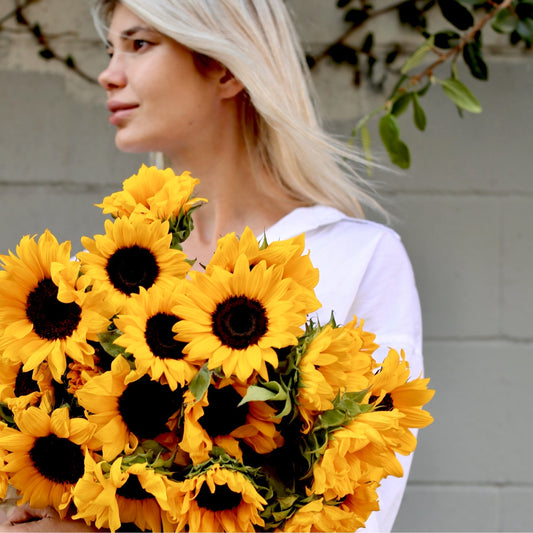 Sunshine flower arrangement Waikiki Honolulu florist