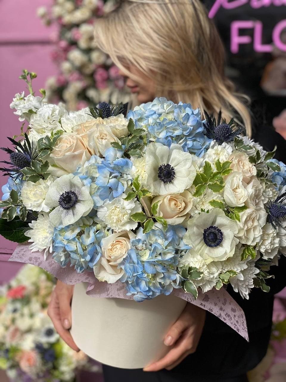 Luxury roses anemones gift delivery West Hollywood Los Angeles