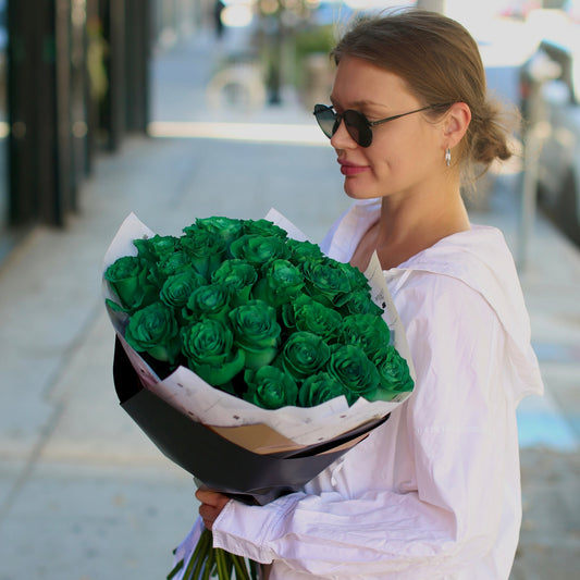 Emerald Magic green-dyed roses same-day delivery Los Angeles
