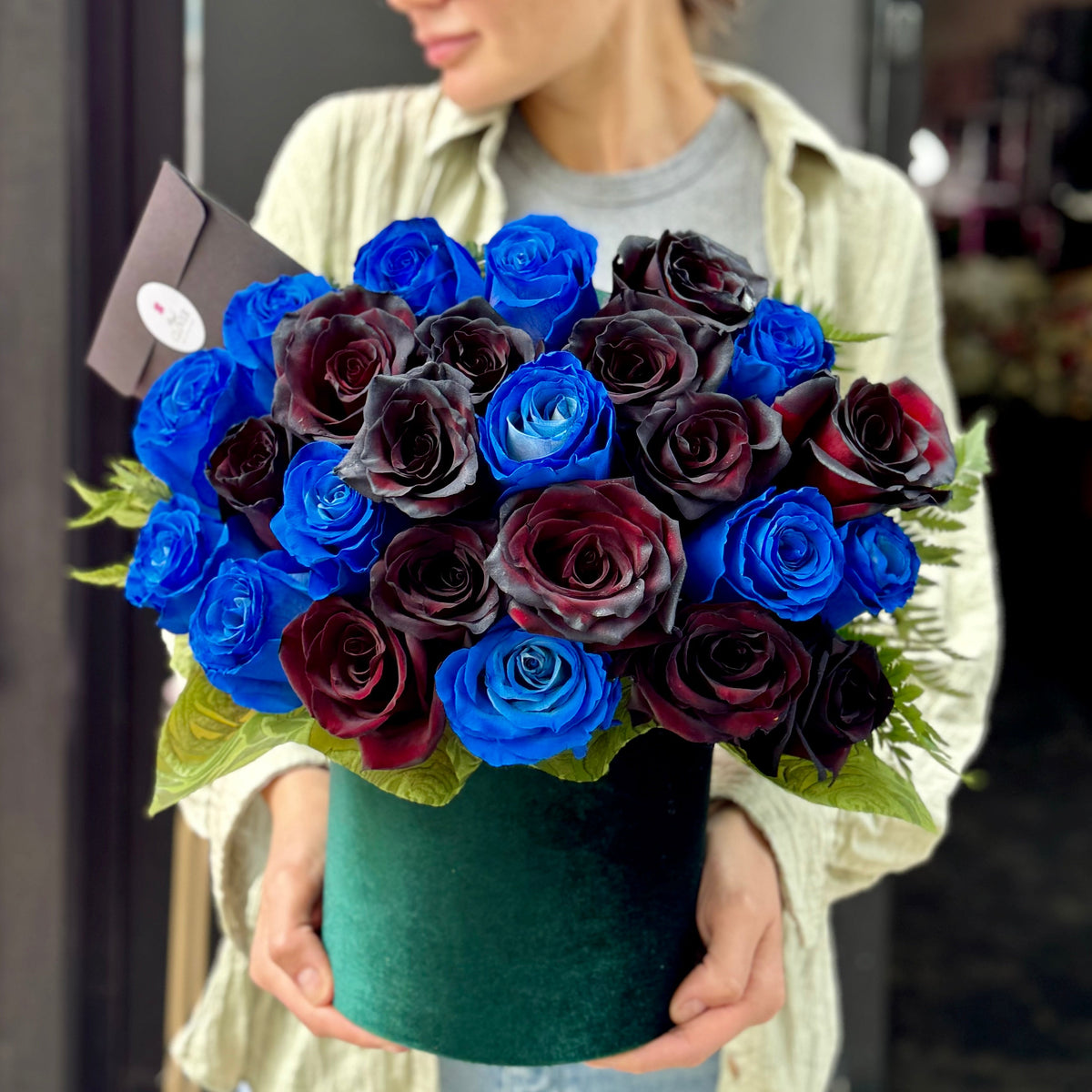 Phantom roses same-day delivery Los Angeles