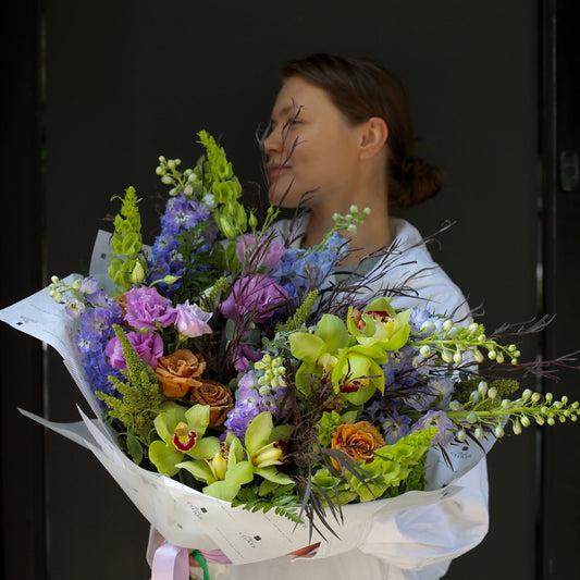 Green Titan roses same-day delivery Los Angeles
