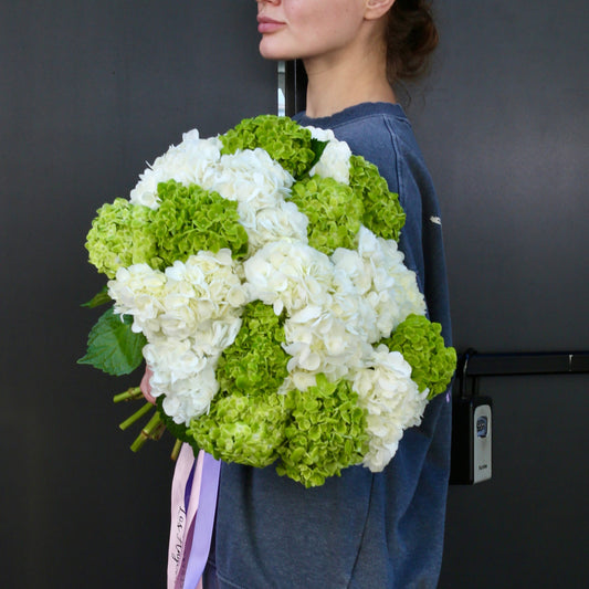 Green Whisper roses same-day delivery Los Angeles