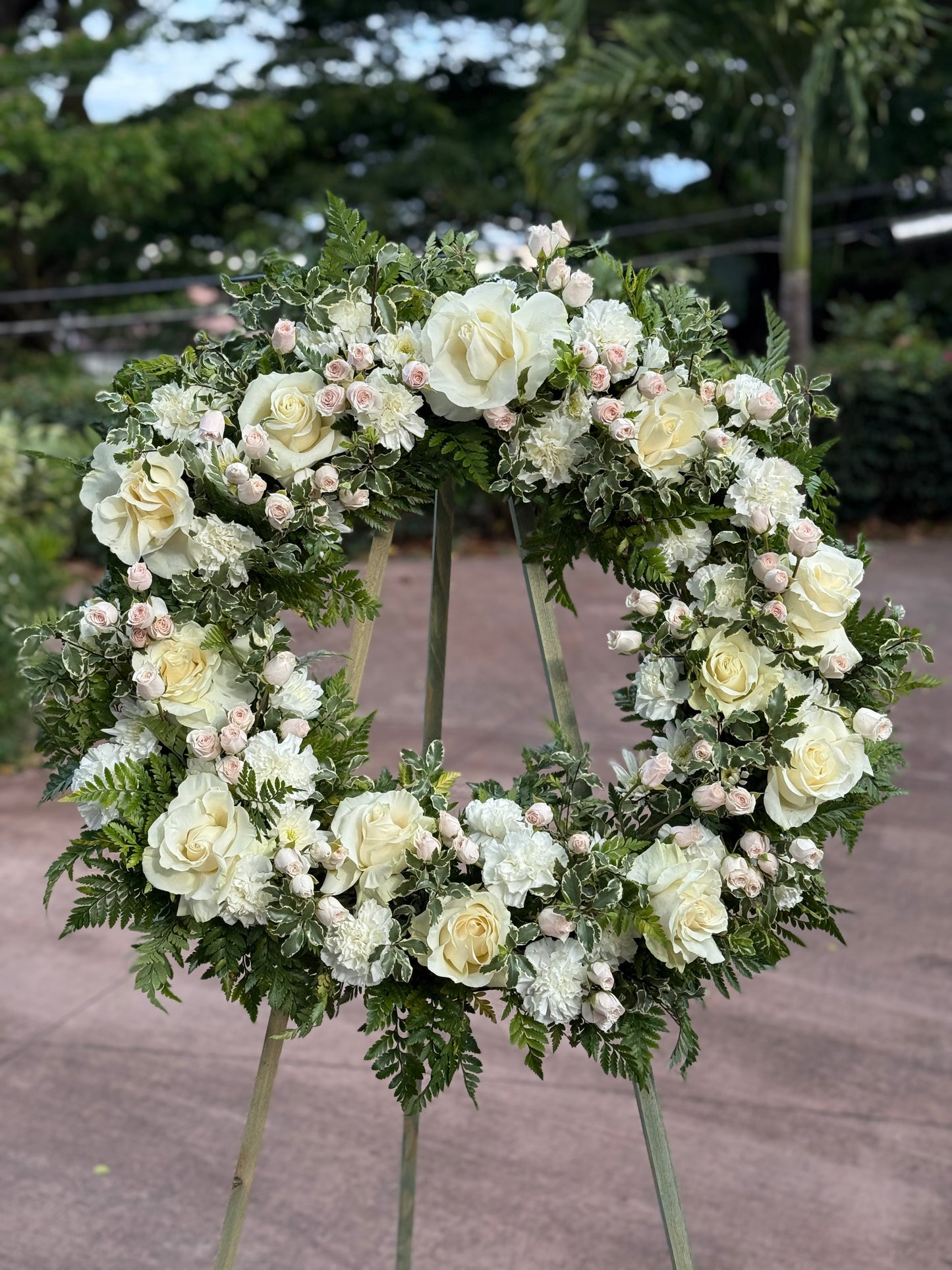 Circle Spray White fresh seasonal flowers same-day delivery Honolulu