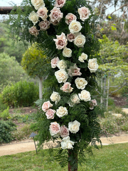 Luxury roses bouquet gift delivery Santa Monica Los Angeles