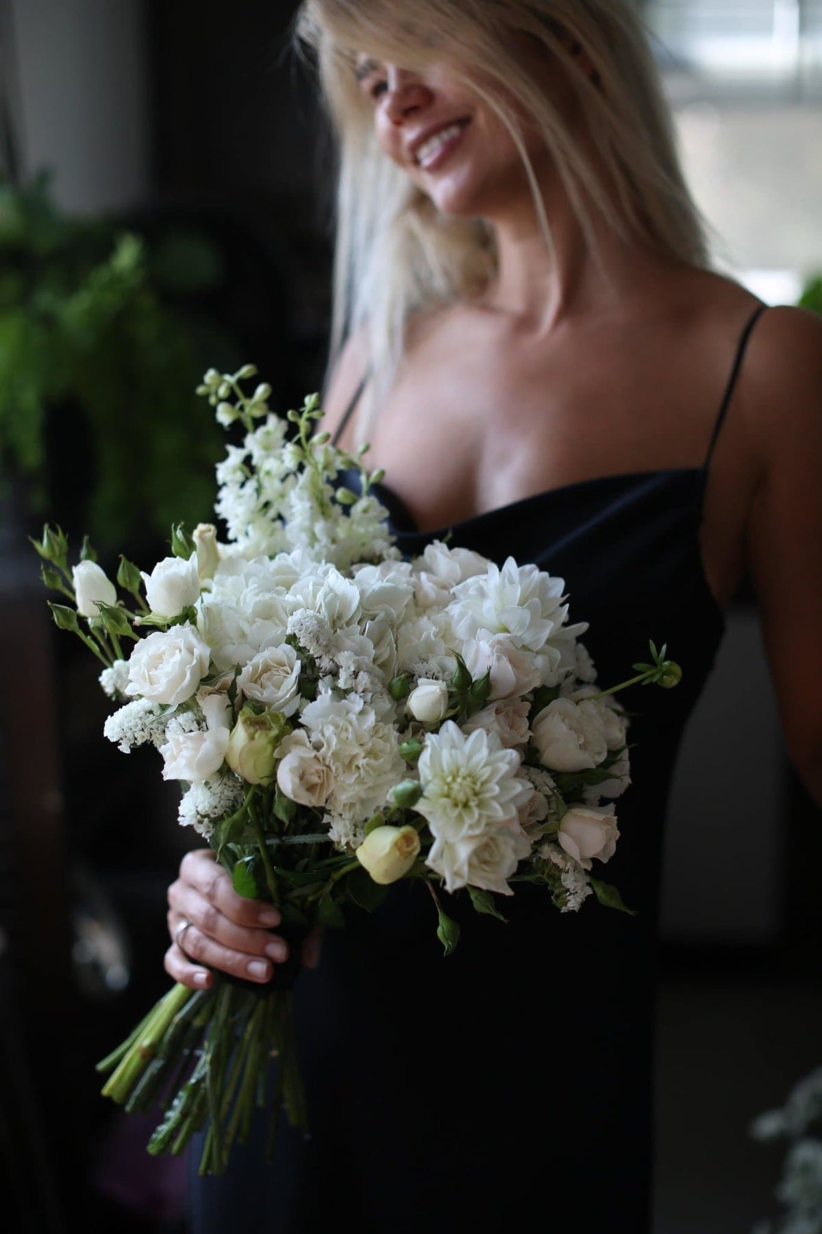 Luxury garden roses spray roses gift delivery West Hollywood Los Angeles