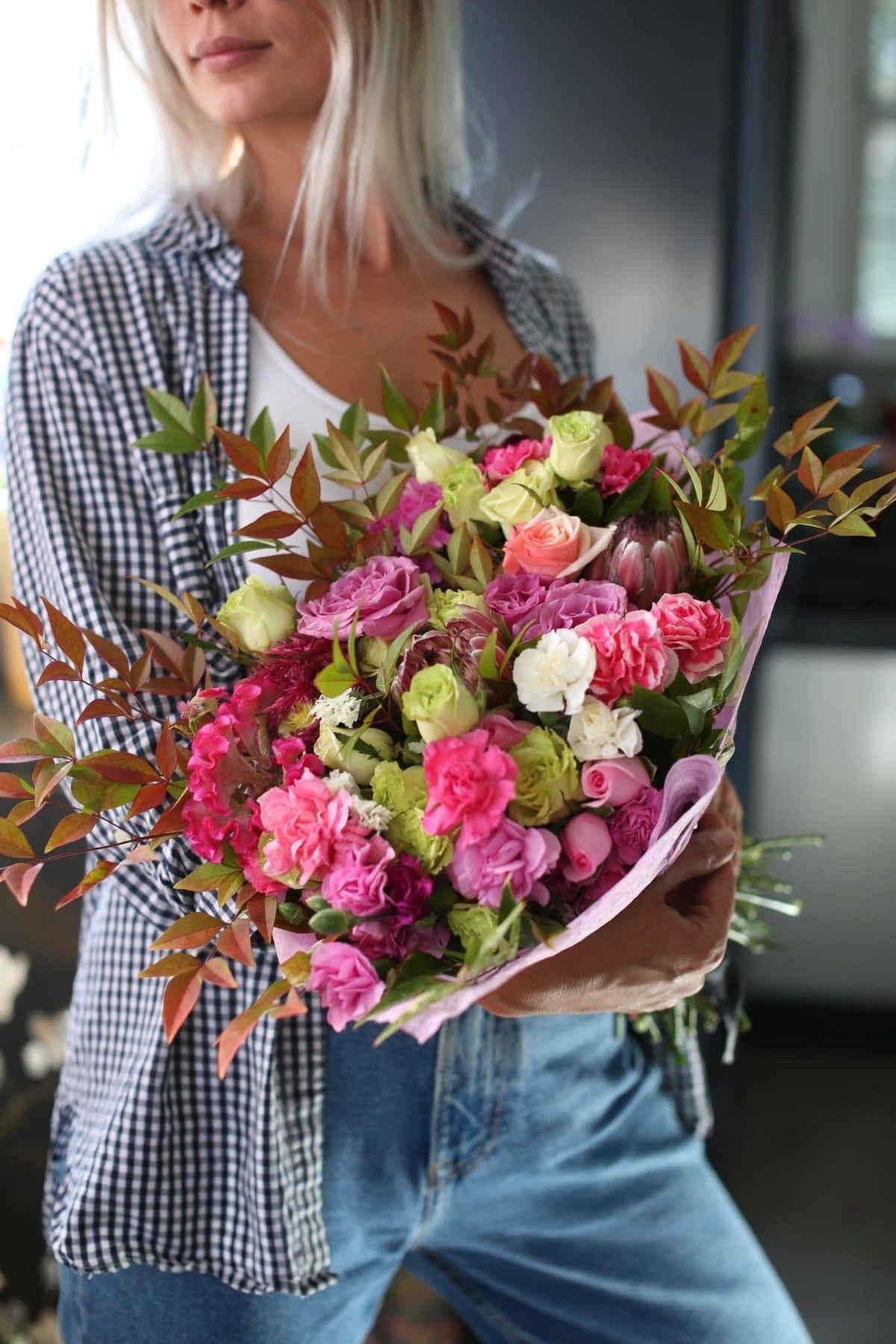 Aminah garden roses spray roses same-day delivery Los Angeles