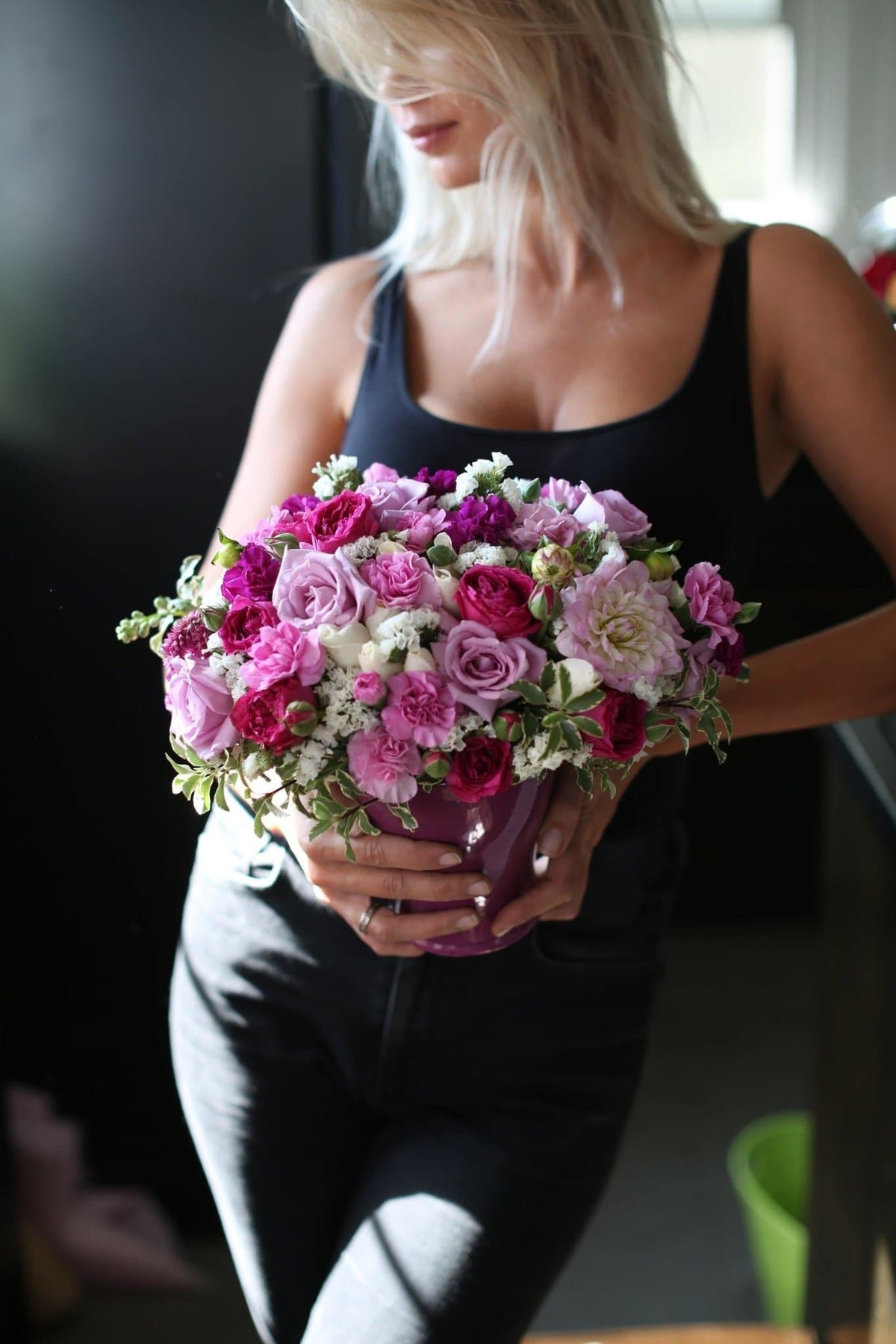 Anastasia roses carnations same-day delivery Los Angeles