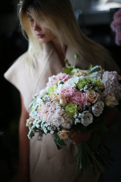 Ava roses hydrangeas same-day delivery Los Angeles