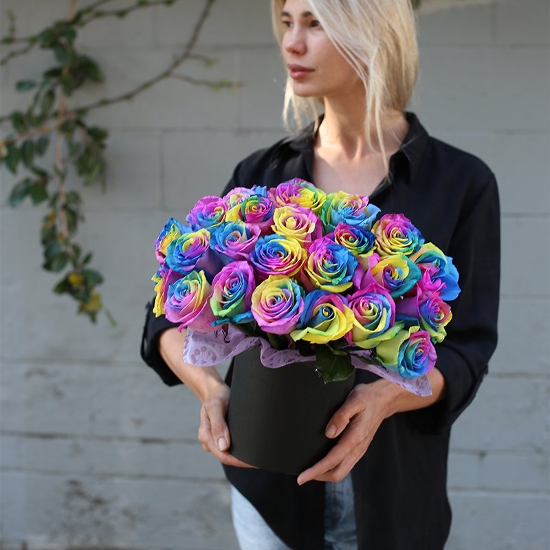 Luxury roses gift delivery West Hollywood Los Angeles