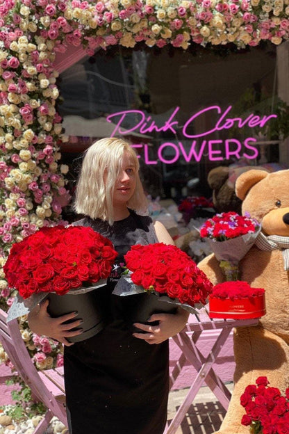 Luxury roses gift delivery West Hollywood Los Angeles