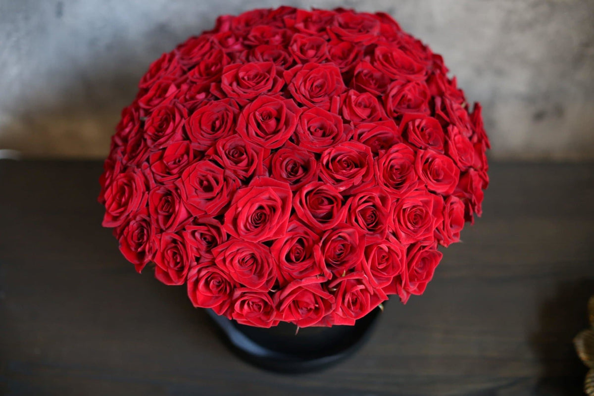 box with red roses - Los Angeles - Image 8 | Pink Clover Florist | Flower Delivery Los Angeles