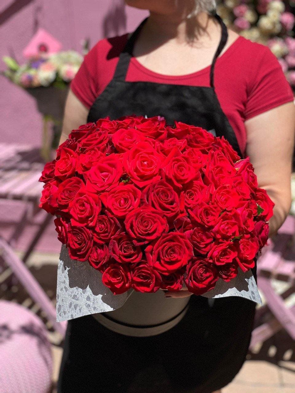 Luxury roses gift delivery Beverly Hills Los Angeles