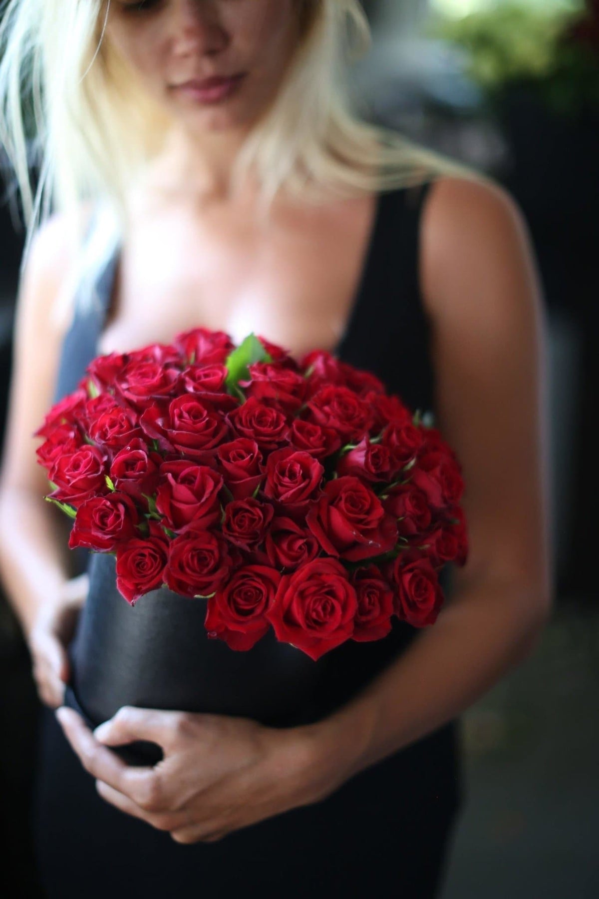 box with red roses - Los Angeles - Image 11 | Pink Clover Florist | Flower Delivery Los Angeles