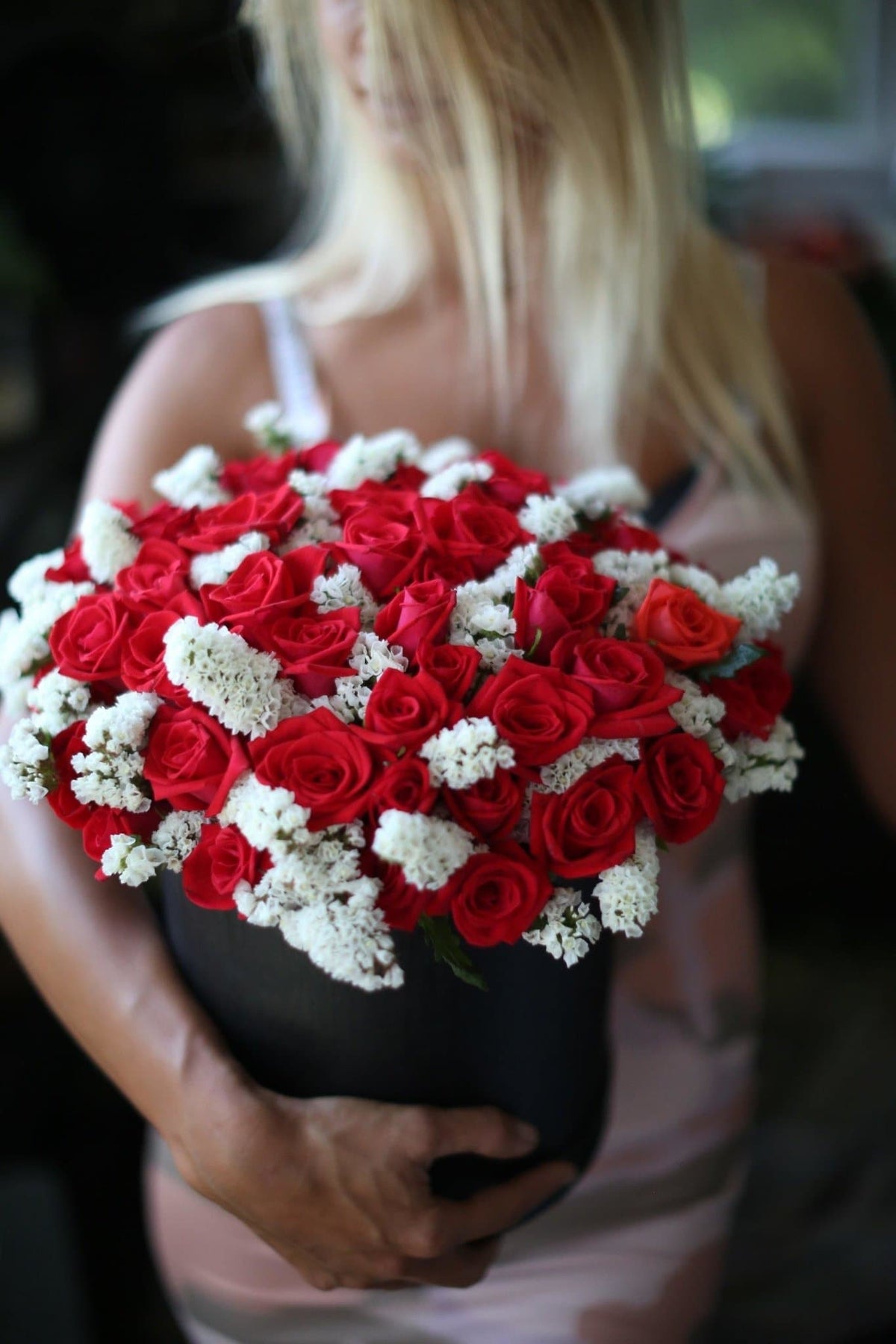 box with red roses - Los Angeles - Image 10 | Pink Clover Florist | Flower Delivery Los Angeles