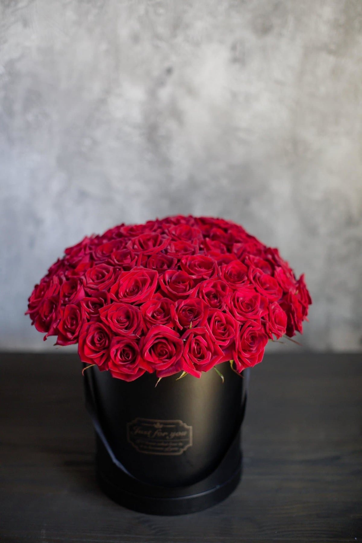 box with red roses - Los Angeles - Image 7 | Pink Clover Florist | Flower Delivery Los Angeles