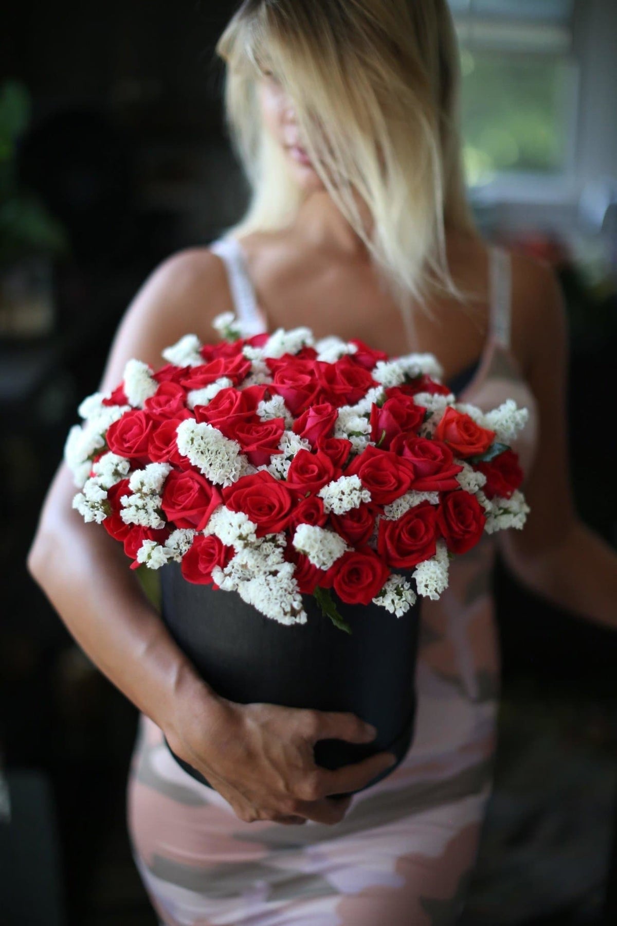 box with red roses - Los Angeles - Image 9 | Pink Clover Florist | Flower Delivery Los Angeles