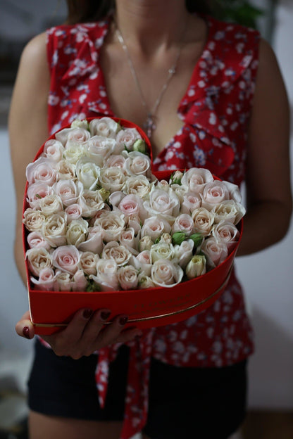 Box with roses - Los Angeles - Image 17 | Pink Clover Florist | Flower Delivery Los Angeles