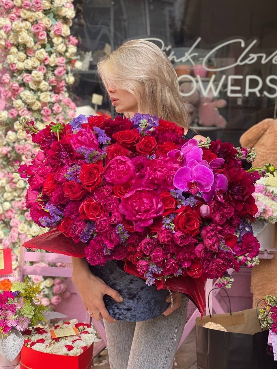 Burgundy box roses garden roses same-day delivery San Francisco