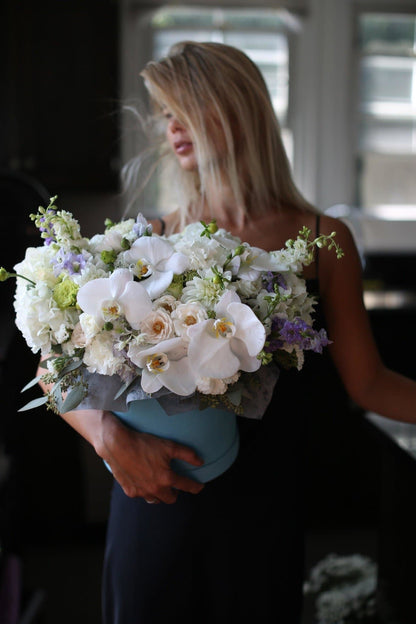 Luxury hydrangeas chrysanthemums gift delivery Waikiki Honolulu