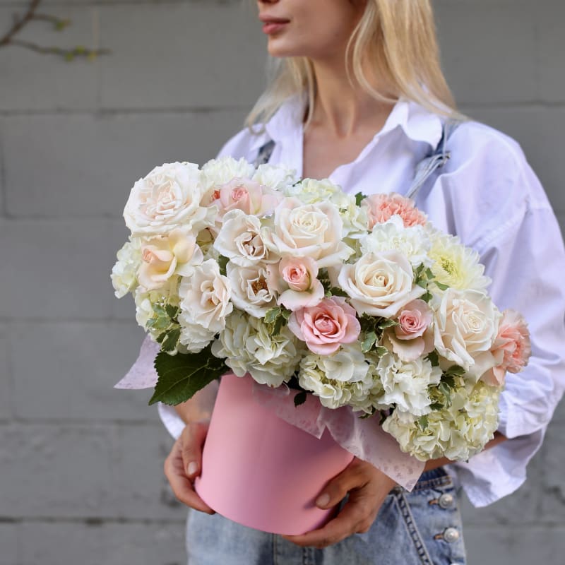 Miss Dior roses spray roses same-day delivery Honolulu