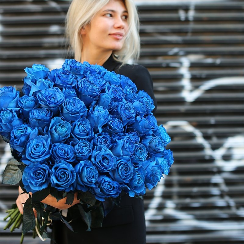 Luxury roses gift delivery Beverly Hills Los Angeles