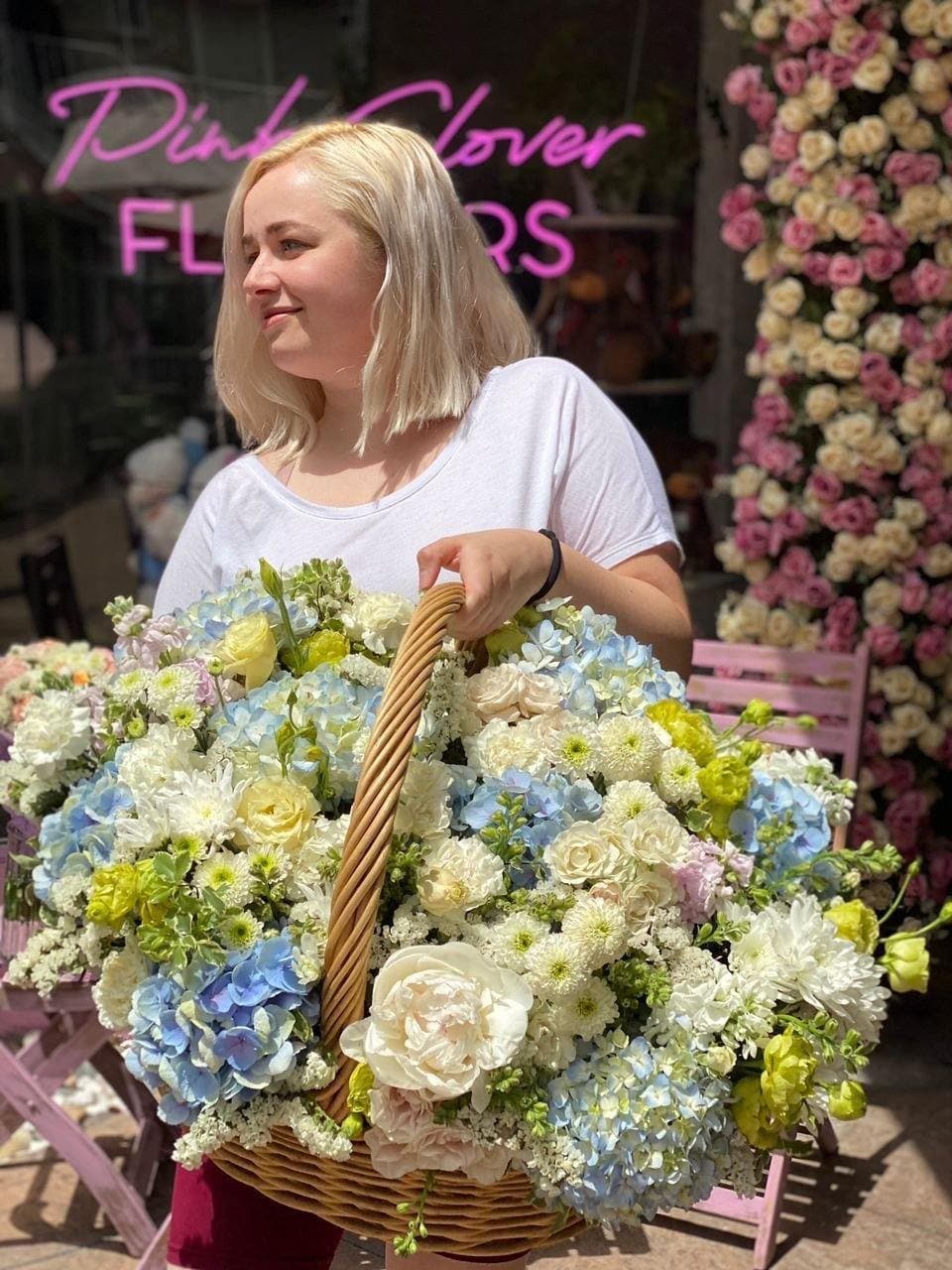 Diana flower arrangement Waikiki Honolulu florist