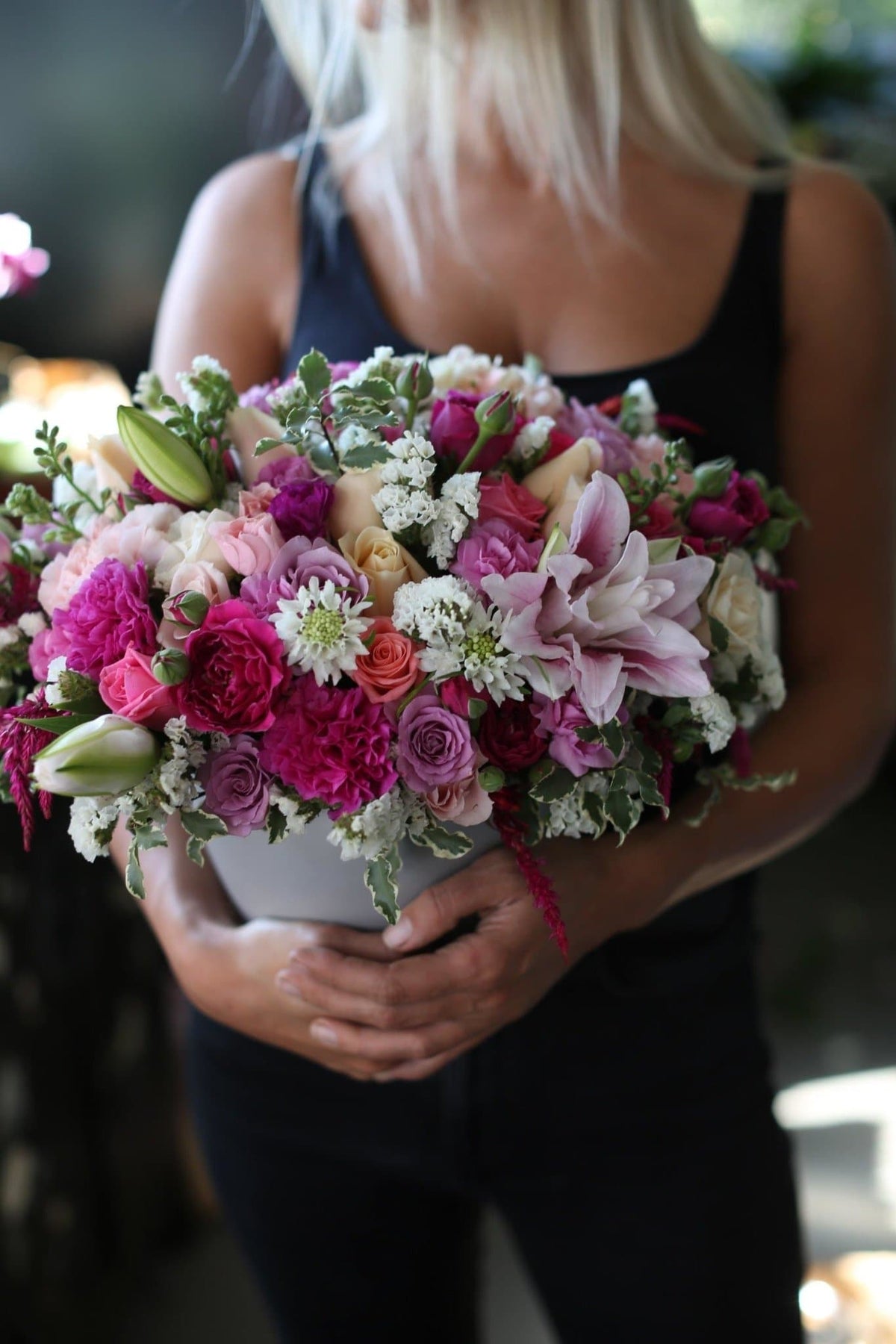 Luxury fresh seasonal flowers gift delivery West Hollywood Los Angeles