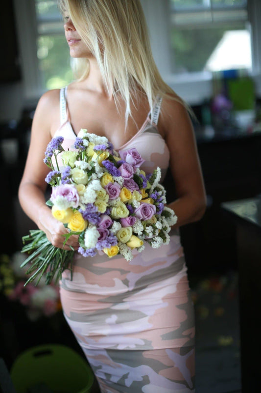 Flamboyant roses mix bouquet Anna roses same-day delivery Los Angeles