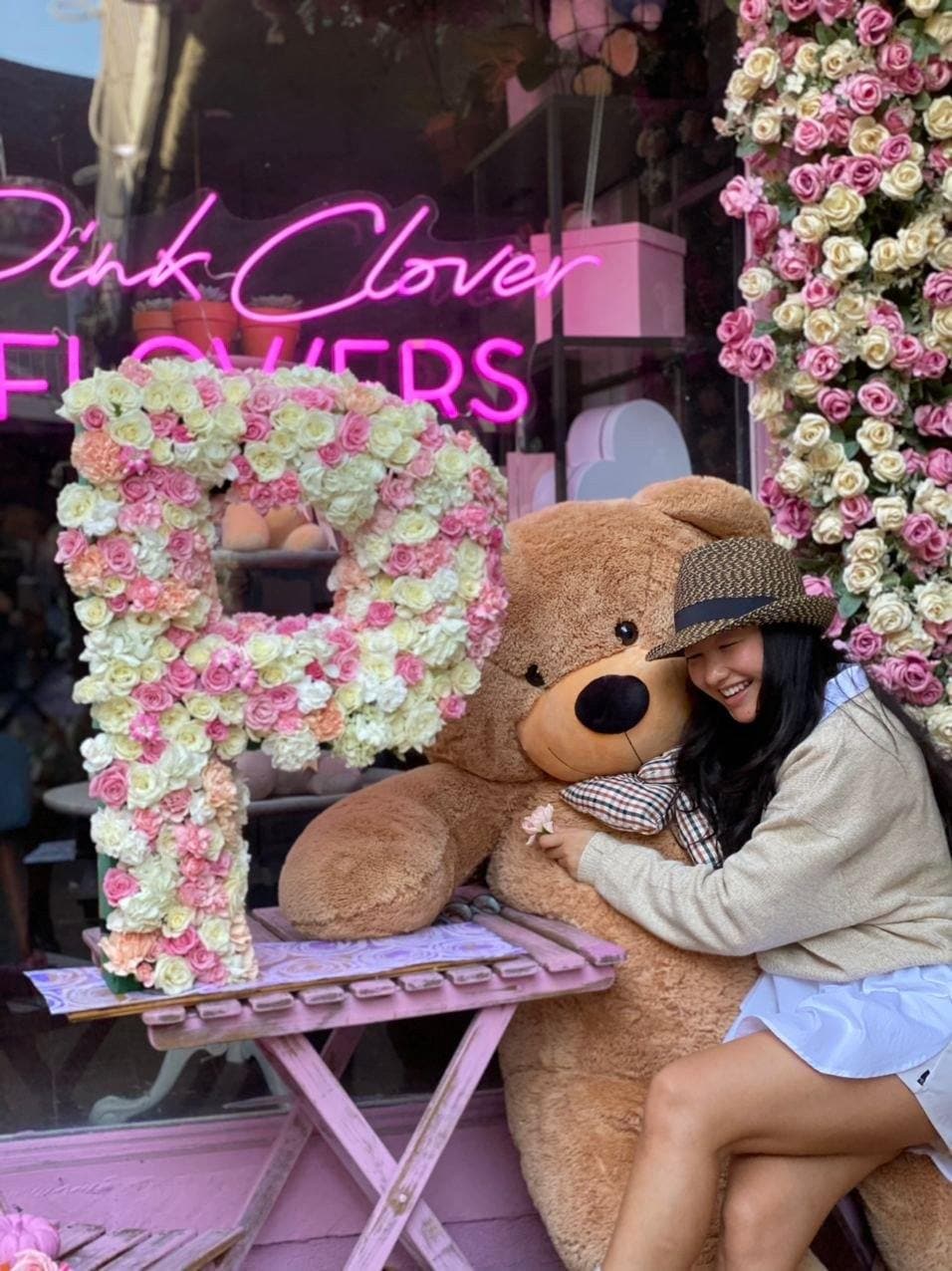 Luxury roses bouquet gift delivery Santa Monica Los Angeles