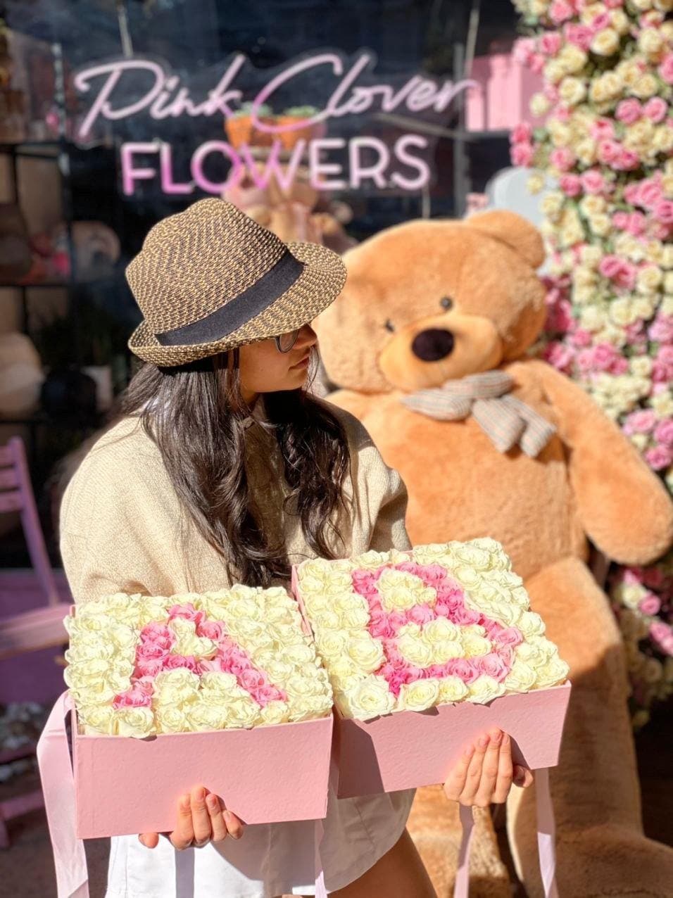 Luxury white roses pink roses gift delivery West Hollywood Los Angeles
