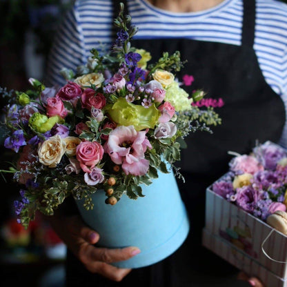 Luxury pink spray roses purple lisianthus gift delivery West Hollywood Los Angeles