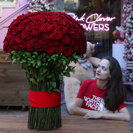 250 roses flower arrangement Beverly Hills Los Angeles florist