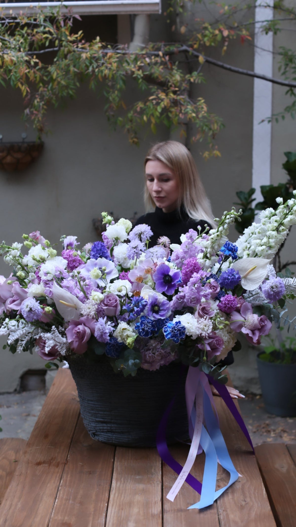 Luxury garden roses spray roses gift delivery Santa Monica Los Angeles