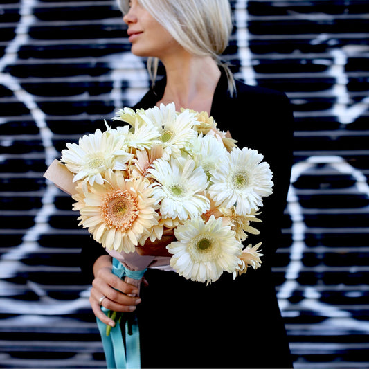 Sandra roses spray roses same-day delivery Los Angeles