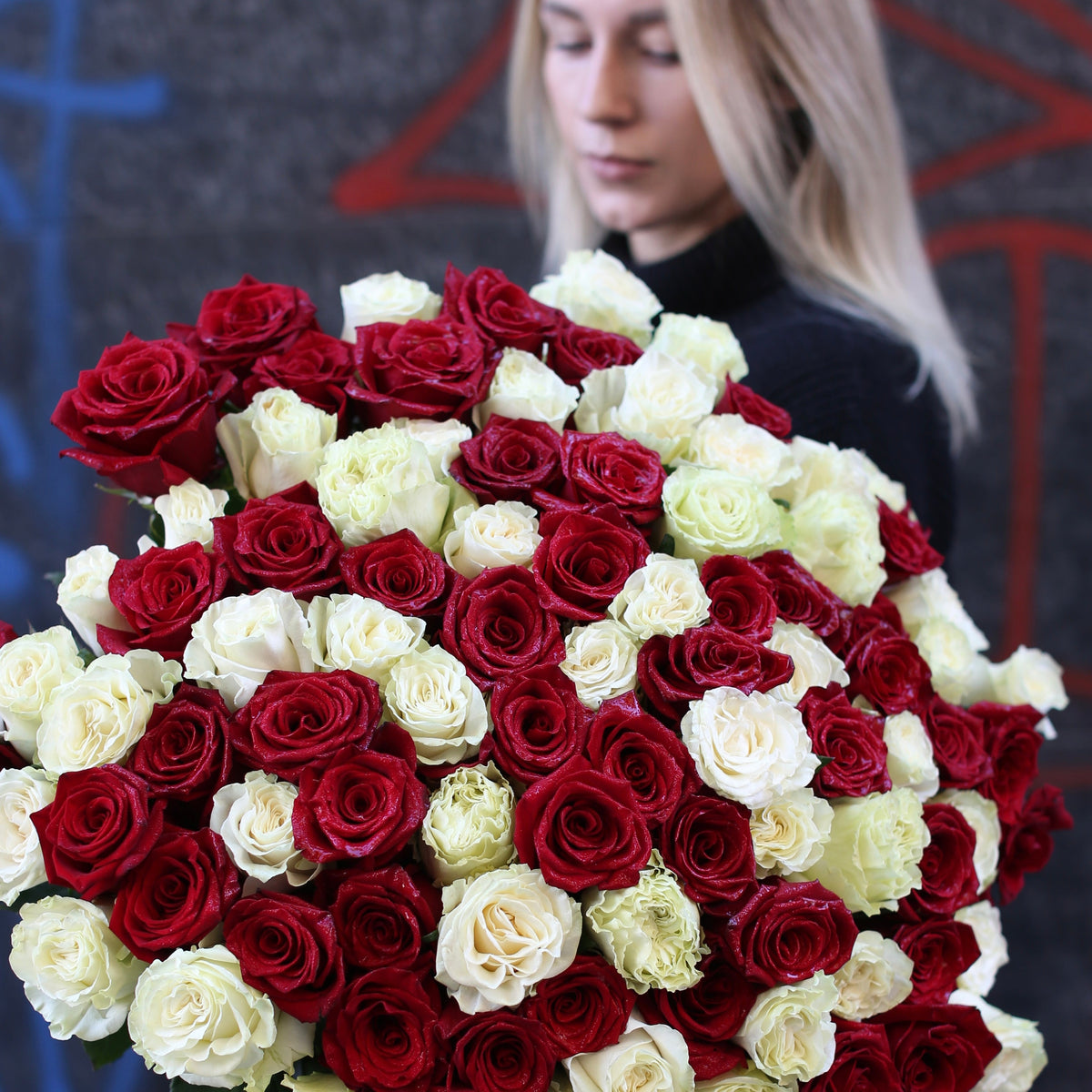 Luxury roses gift delivery West Hollywood Los Angeles