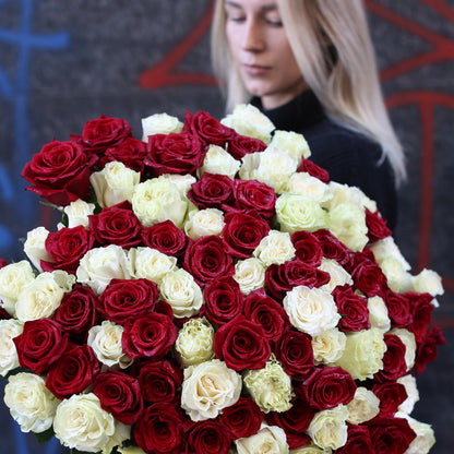 Luxury roses gift delivery West Hollywood Los Angeles