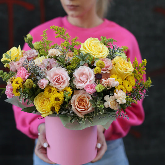 Marta roses carnations same-day delivery Honolulu