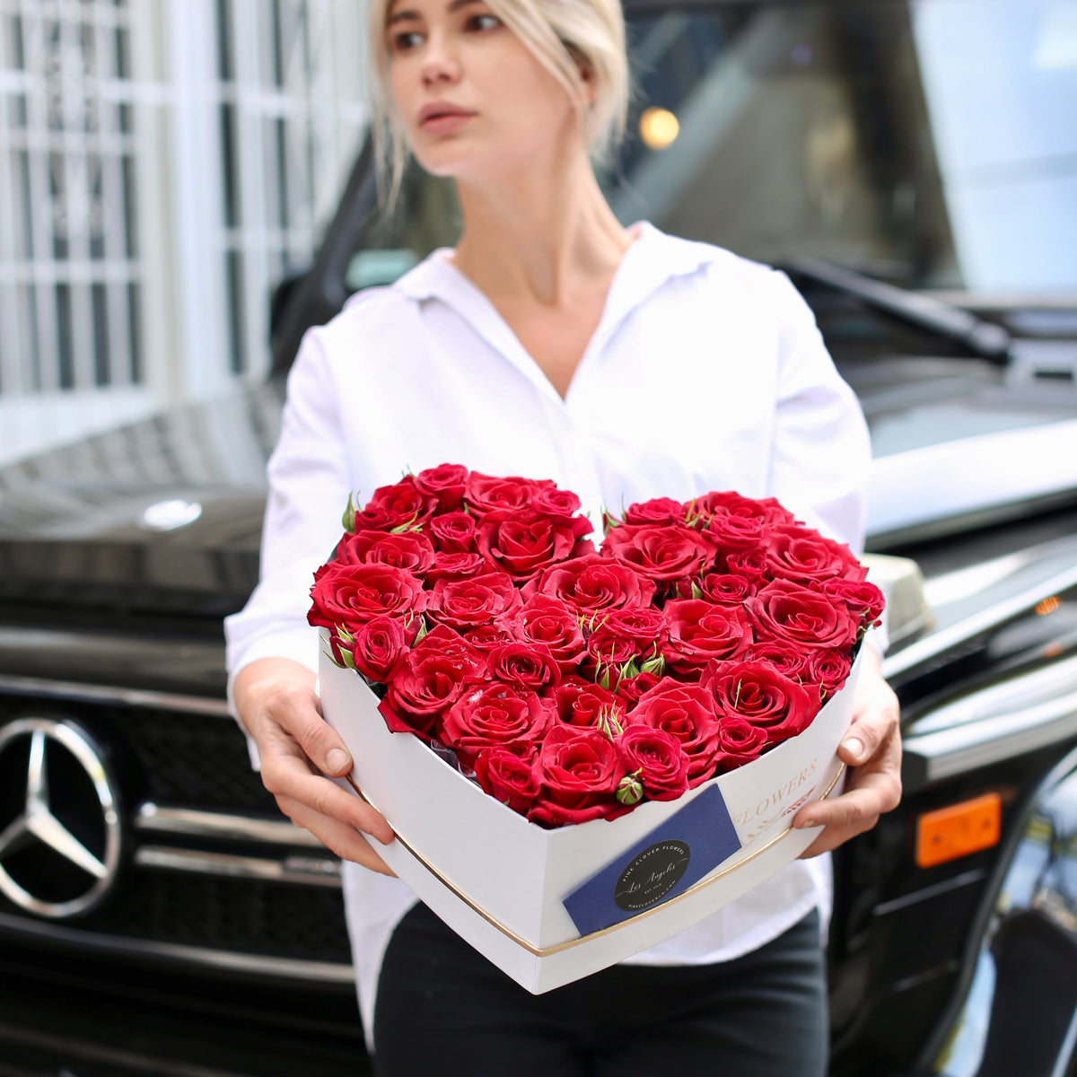 Luxury red roses gift delivery West Hollywood Los Angeles