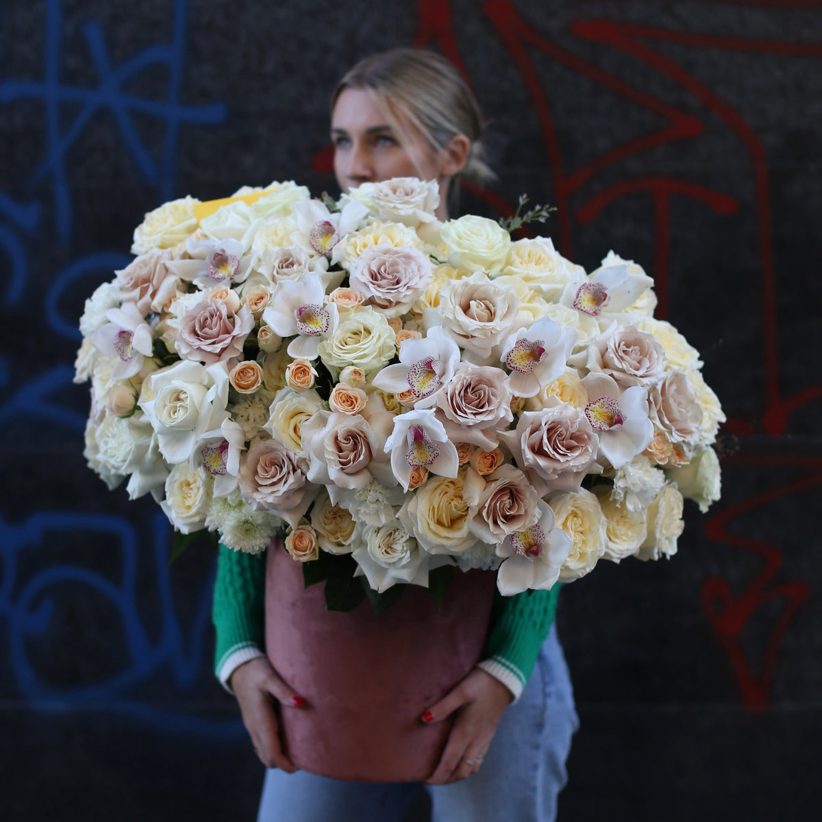 Stella white roses blush roses same-day delivery Los Angeles