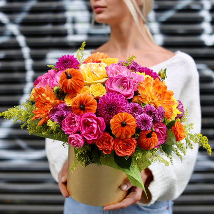 Pumpkin Box hot pink garden roses yellow roses same-day delivery Los Angeles