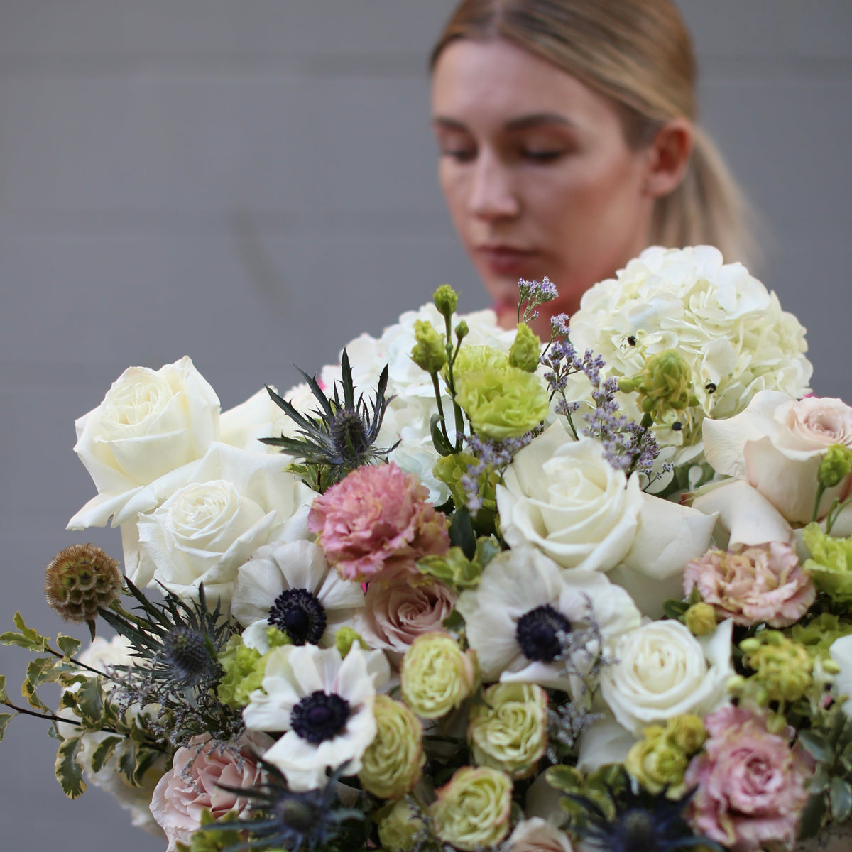 Luxury roses gift delivery Oakland San Francisco