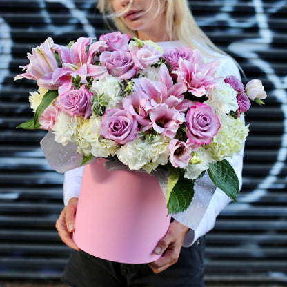 Alsu roses Oriental lilies same-day delivery Los Angeles