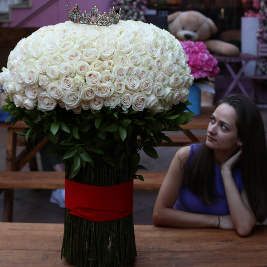 250 roses roses ruscus greenery same-day delivery Los Angeles