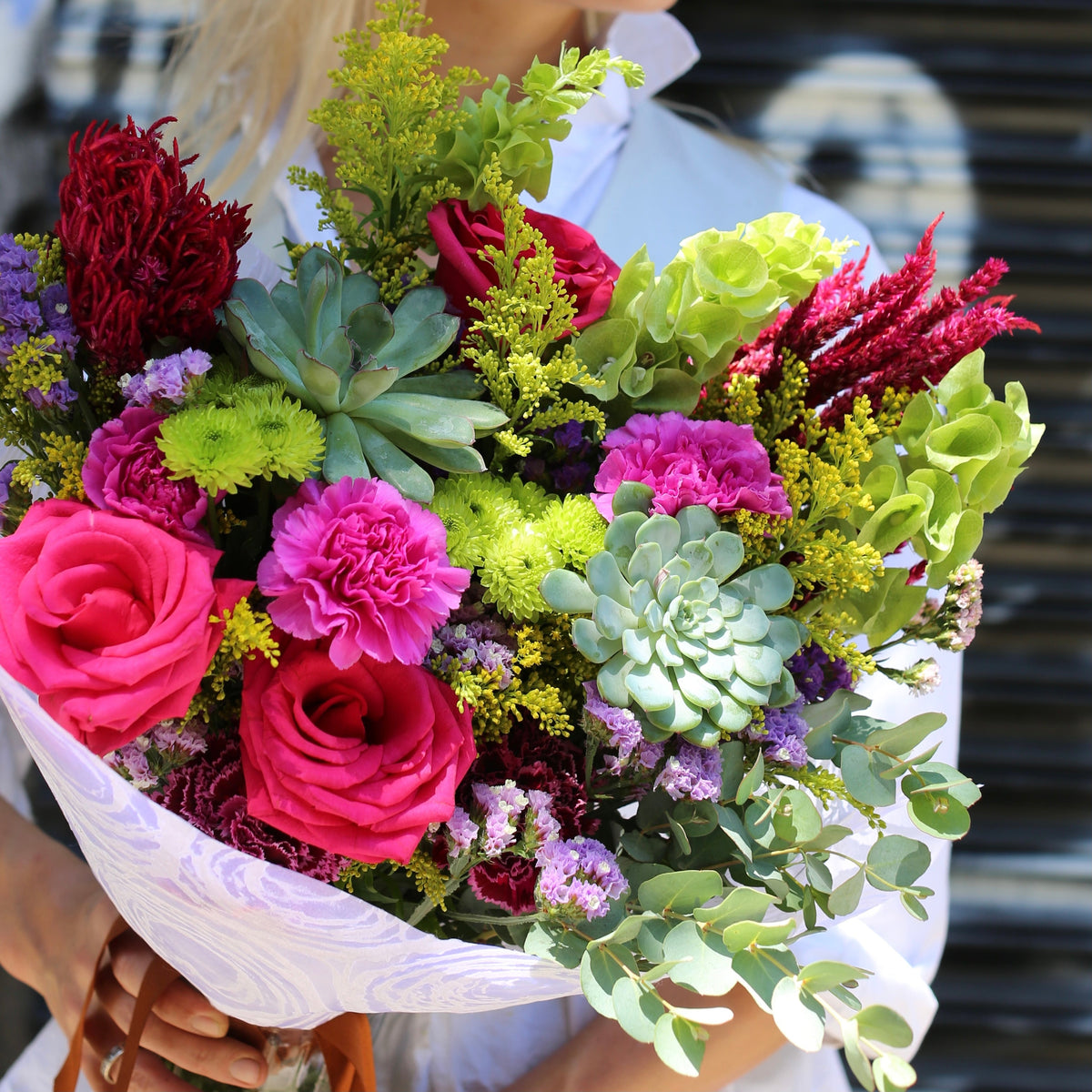 Laura roses same-day delivery Los Angeles