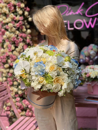 Luxury roses bouquet gift delivery Santa Monica Los Angeles
