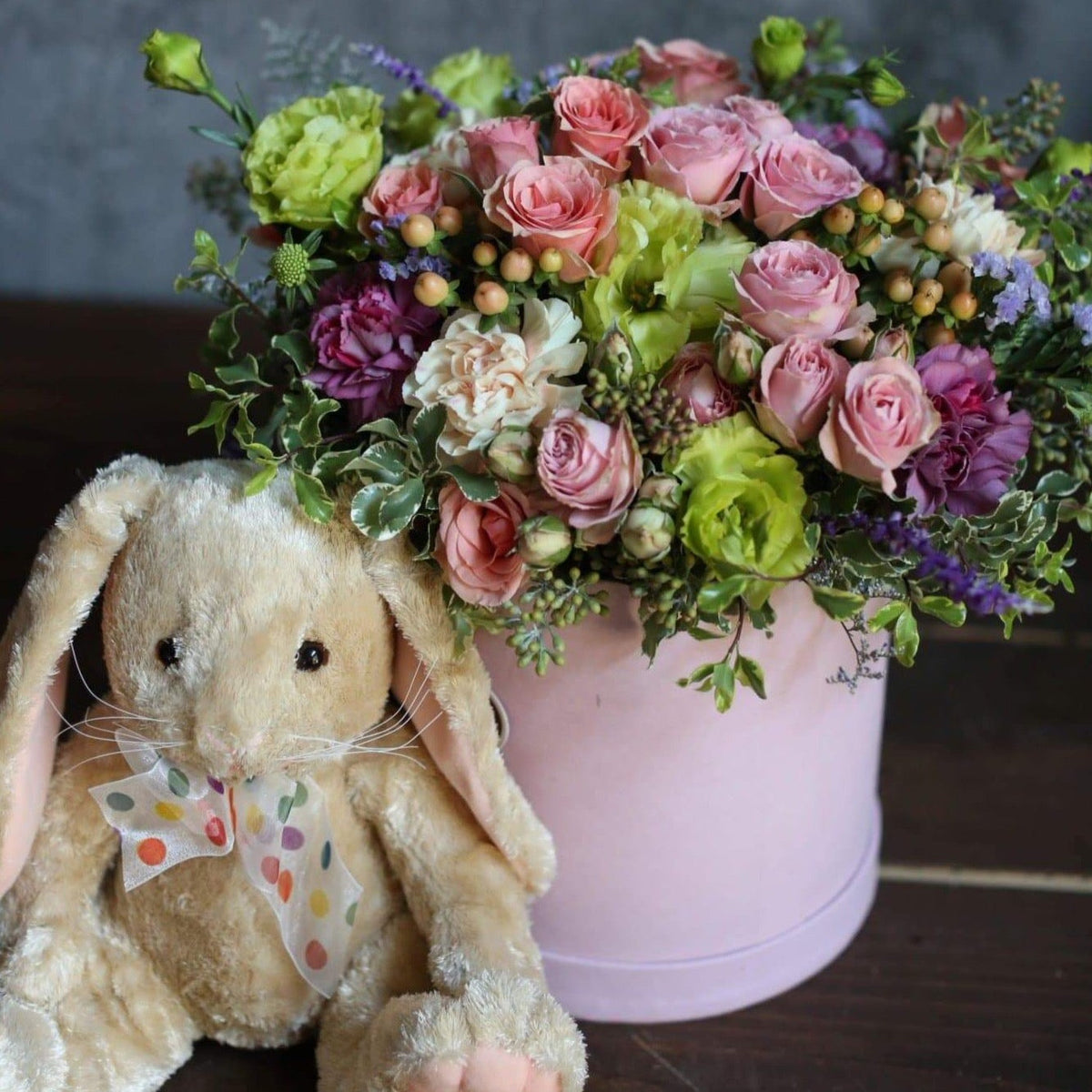 Luxury spray roses garden roses gift delivery West Hollywood Los Angeles