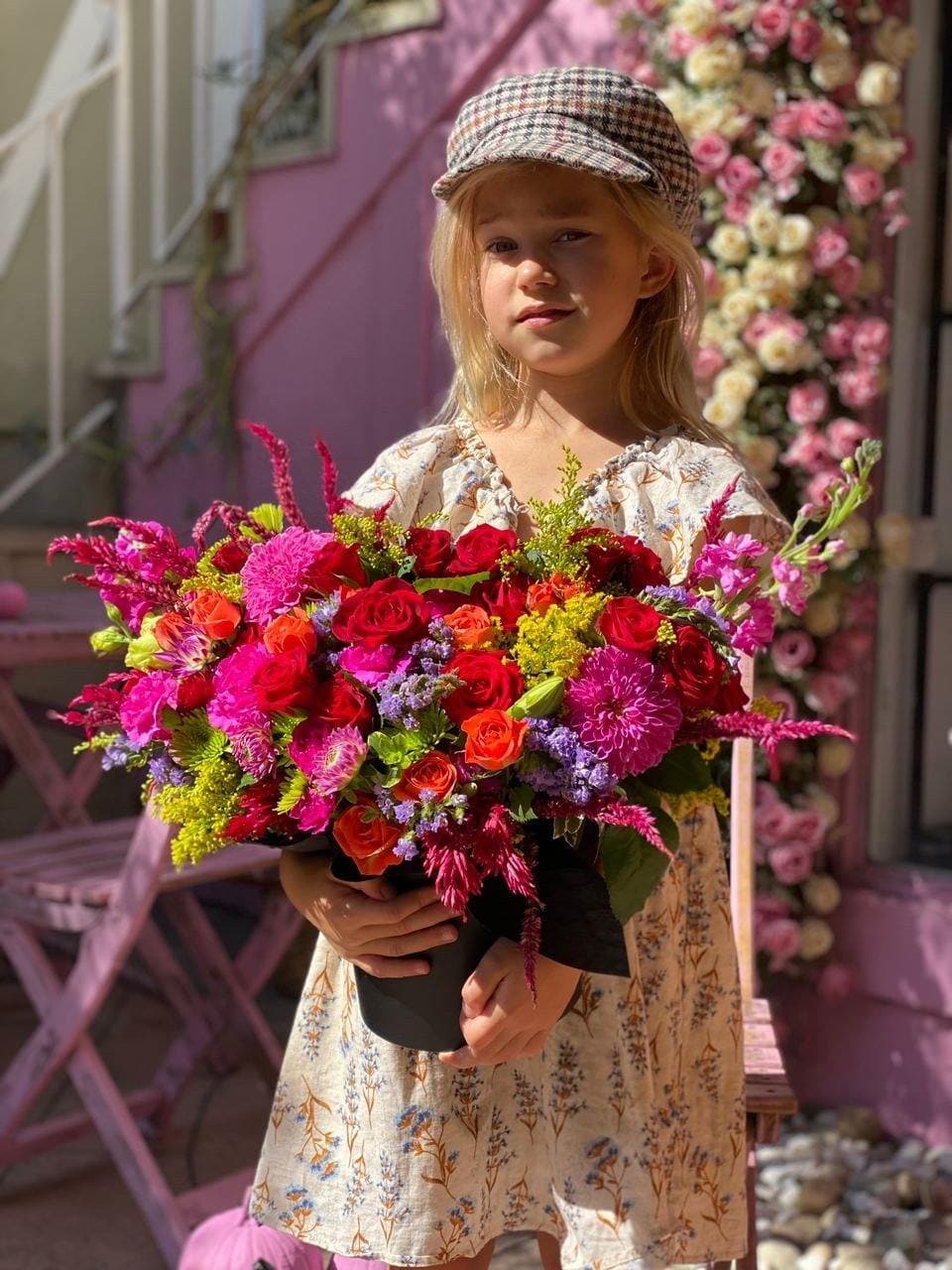 Oliveira roses dahlias same-day delivery Honolulu