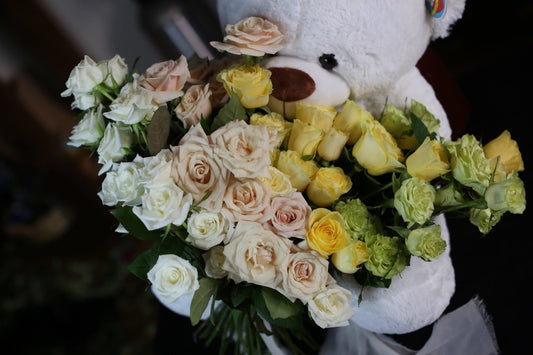 Olivia flower arrangement Beverly Hills Los Angeles florist