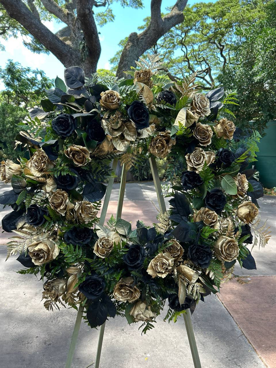 Memorial Wreath – Golden Legacy fresh seasonal flowers same-day delivery Honolulu